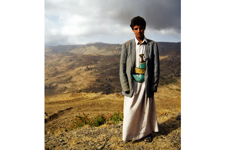 Portrait d'un jeune Yéménite avec sa Djambiya à la ceinture