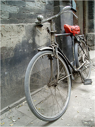 vélo dans la rue,  quartier des Hutongs