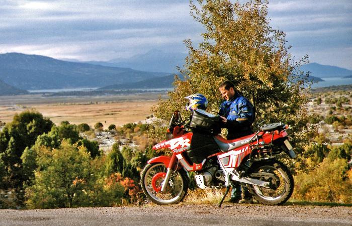 A moto sur la route, Turquie - 1999