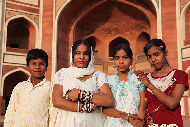 Photo de famille devant le tombeau d'Humâyûn - Delhi, Inde 2012