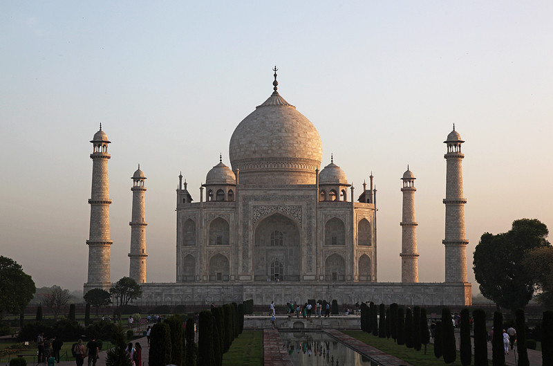 Le Taj Mahal, vu depuis l'entrée principale - Agra, Inde 2012
