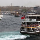 L'arrivée des navettes de ferry à Eminönü, Istanbul - Turquie 2013