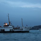 Accostage nocturne pour le ferry Hamdi Karahasan, Istanbul - Turquie 2013