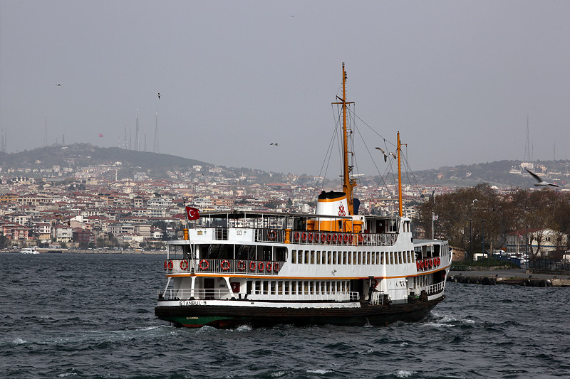 Le ferry ISTANBUL-9 dans la Corne d'Or, Istanbul - Turquie 2013