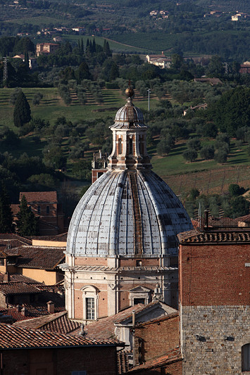 Le dome de la Chiesa di Santa Maria di Provenzano, Siena, Italie - août 2013