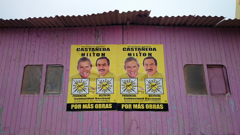 Affiches électorales dans le quartier de la Ensenada, Lima - Pérou 2014