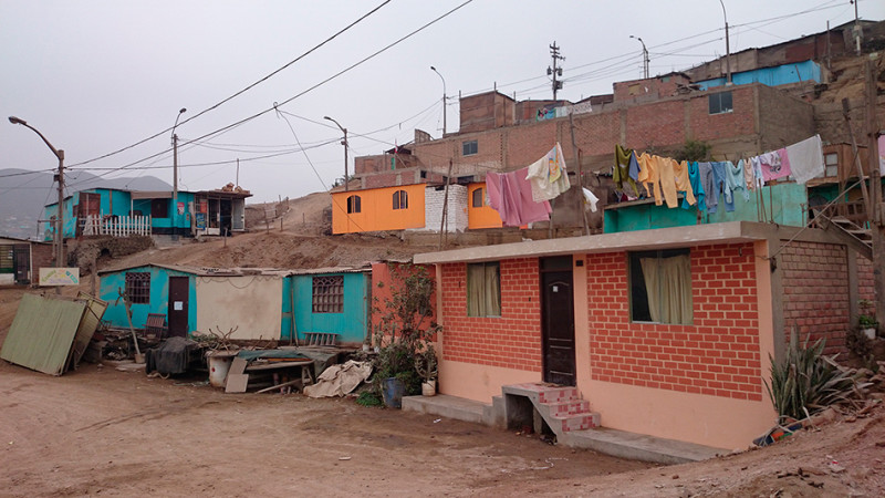 Maisons dans le quartier de la Ensenada, Lima - Pérou 2014