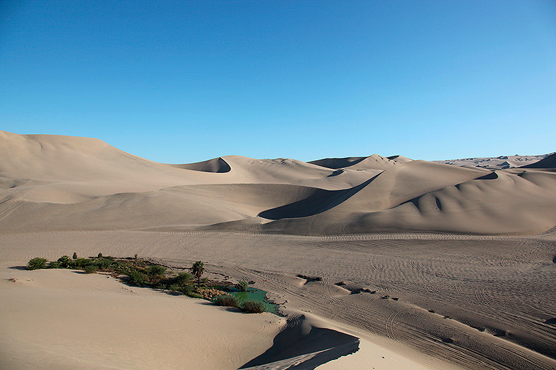 Les dunes de l'oasis de Huacachina, Pérou - 2014
