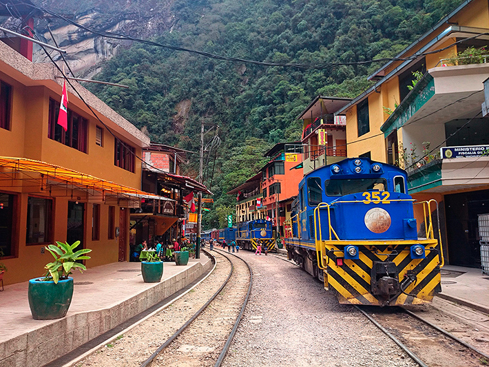 Un train Peru-rail a Aguas Calientes, Pérou - 2014