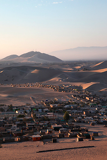 Le village au pied des dunes, ica, Pérou - 2014