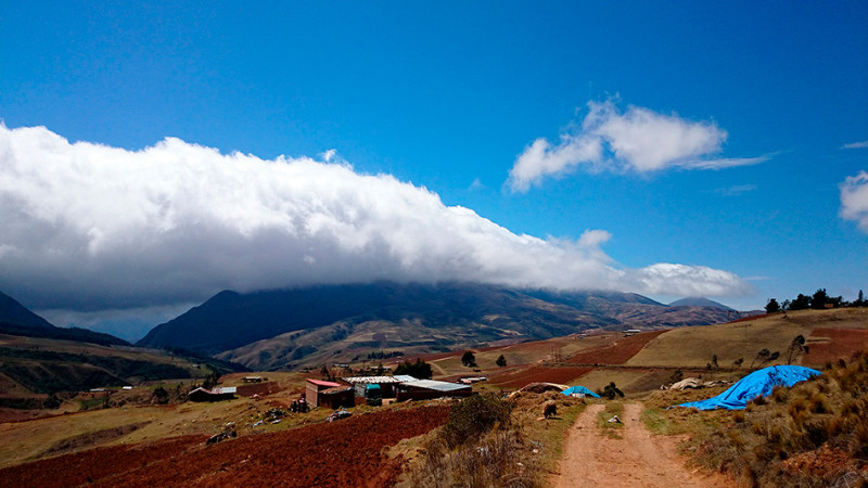 Nuages sur les crêtes entre Cochabamba et Samaipata, Bolivie - 2014