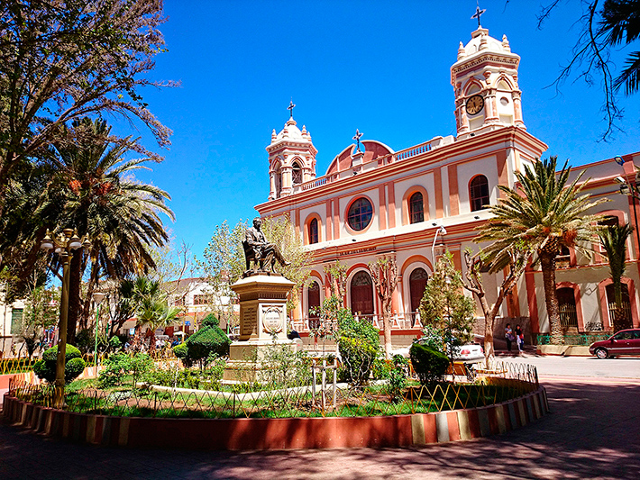 Plaza independencia, Tupiza, Bolivie - 2014