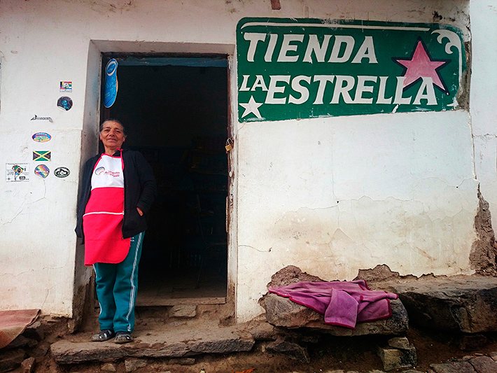 Tienda la Estralla, La Higuera, Bolivie - 2014