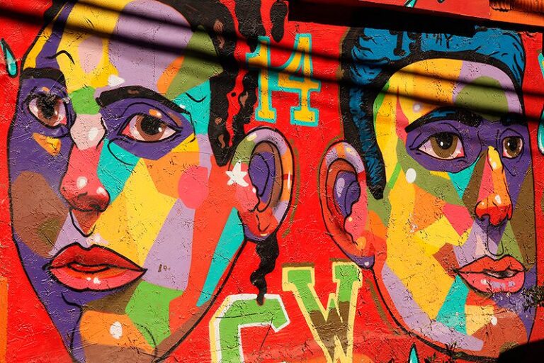 Un graphe très coloré sur un mur de Valparaiso, Chili - 2014