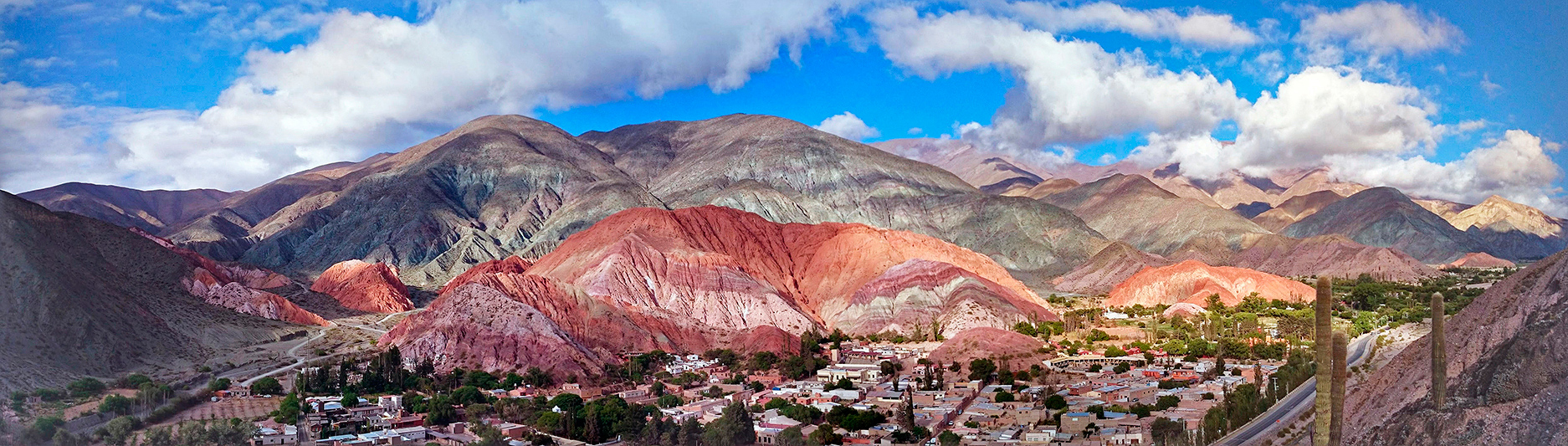 Vue panoramique des montagnes aux sept couleurs, Purmamarca, Argentine - 2014