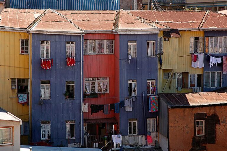 Maisons colorées, Valparaiso, Chili - 2014, photo 01