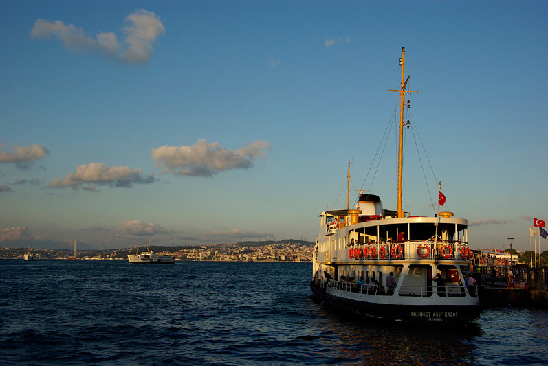 Ferry à Eminönü, Istanbul, Turquie - 2009