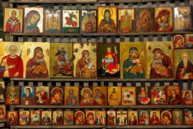 Icônes religieuses sur un marché, Sofia, Bulgarie - 2009