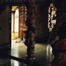 L'intérieur du temple avant la messe de midi, temple Cao Dai de Tay Ninh, Vietnam, 1997