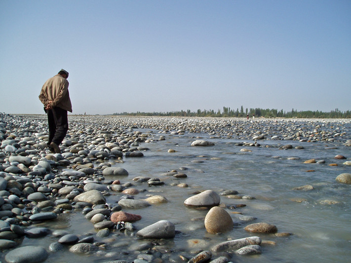 Ce n'était qu'une toute petite pièce, les quêtes solitaires reprennent - Hotan, Xinjiang, Chine, 2005