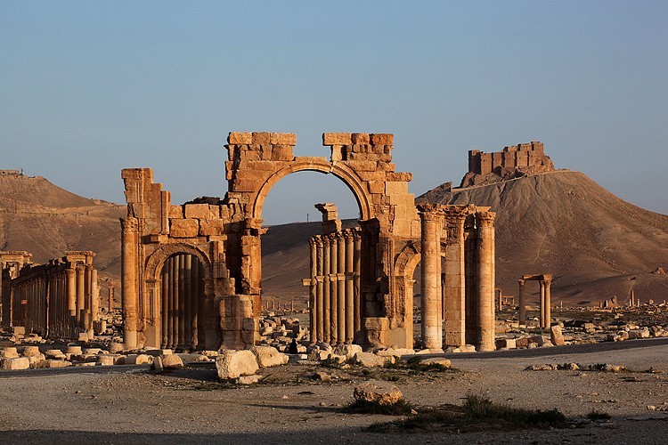 L'arc monumental de Septime Sévère marque l'entrée de la grande colonnade, Palmyre, Syrie, 2010