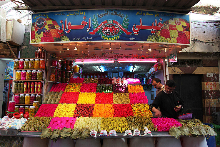 Boutique de légumes au vinaigre, souks de Damas, Syrie, 2010