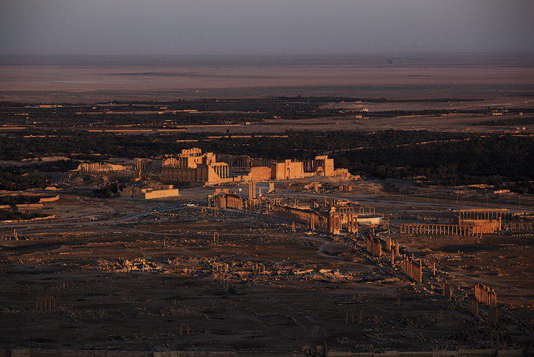 Coucher de soleil sur le site archéologique de Palmyre, Syrie, 2010