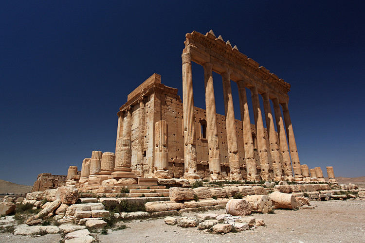 Le temple de Bel (côté est) dans le sanctuaire du même nom, sur le site de Palmyre, Syrie, 2010
