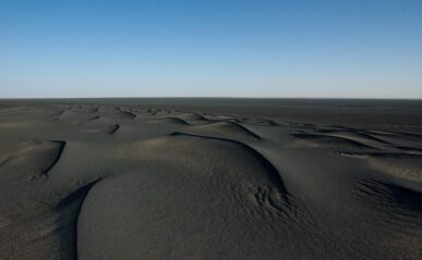 Barkanes autour du volcan Namous, Libye