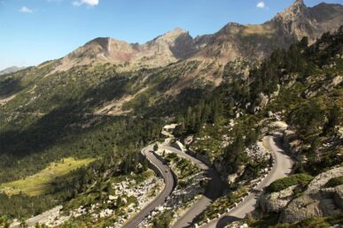 Lacets de la route des lacs, massif de Néouvielle, Pyrénées - 2017