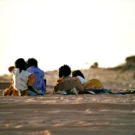 Jeux d'enfants dans l'oued
