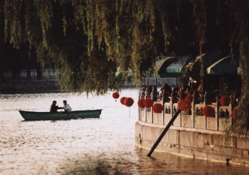 Sur les bords du lac de Behai, Pékin, Chine - 2005