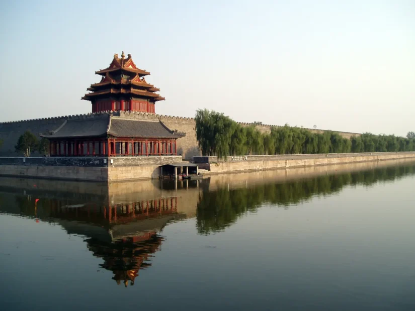 Cité interdite, les tours et les douves, Pékin, Chine - 2005